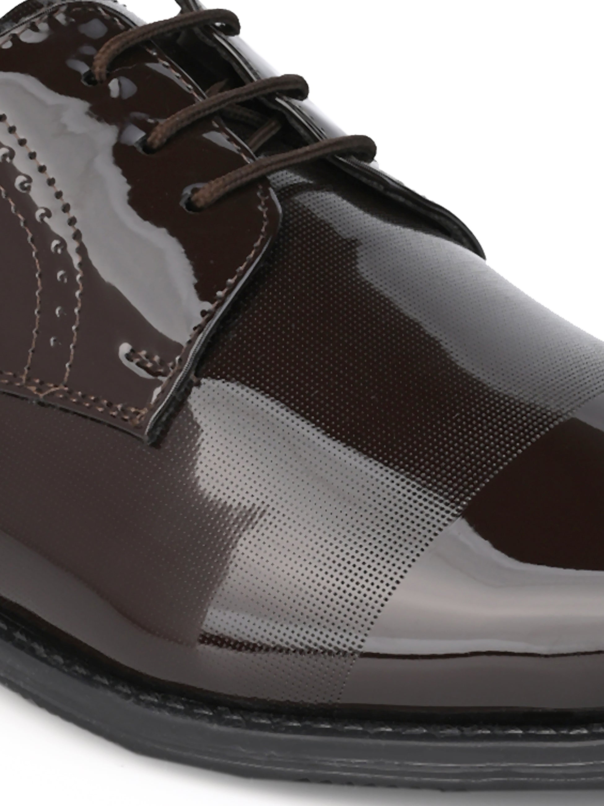 Hydes and Hues Men Tound-Toe Derbys Brown