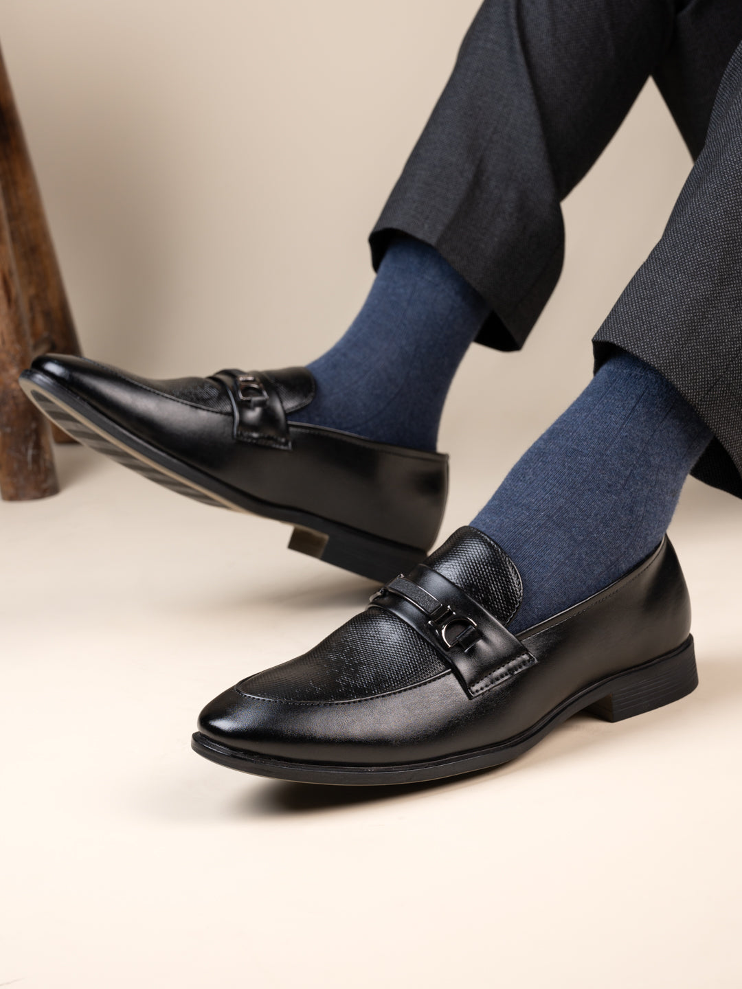 Hydes N Hues Men Black Round Toe Slip-Ons