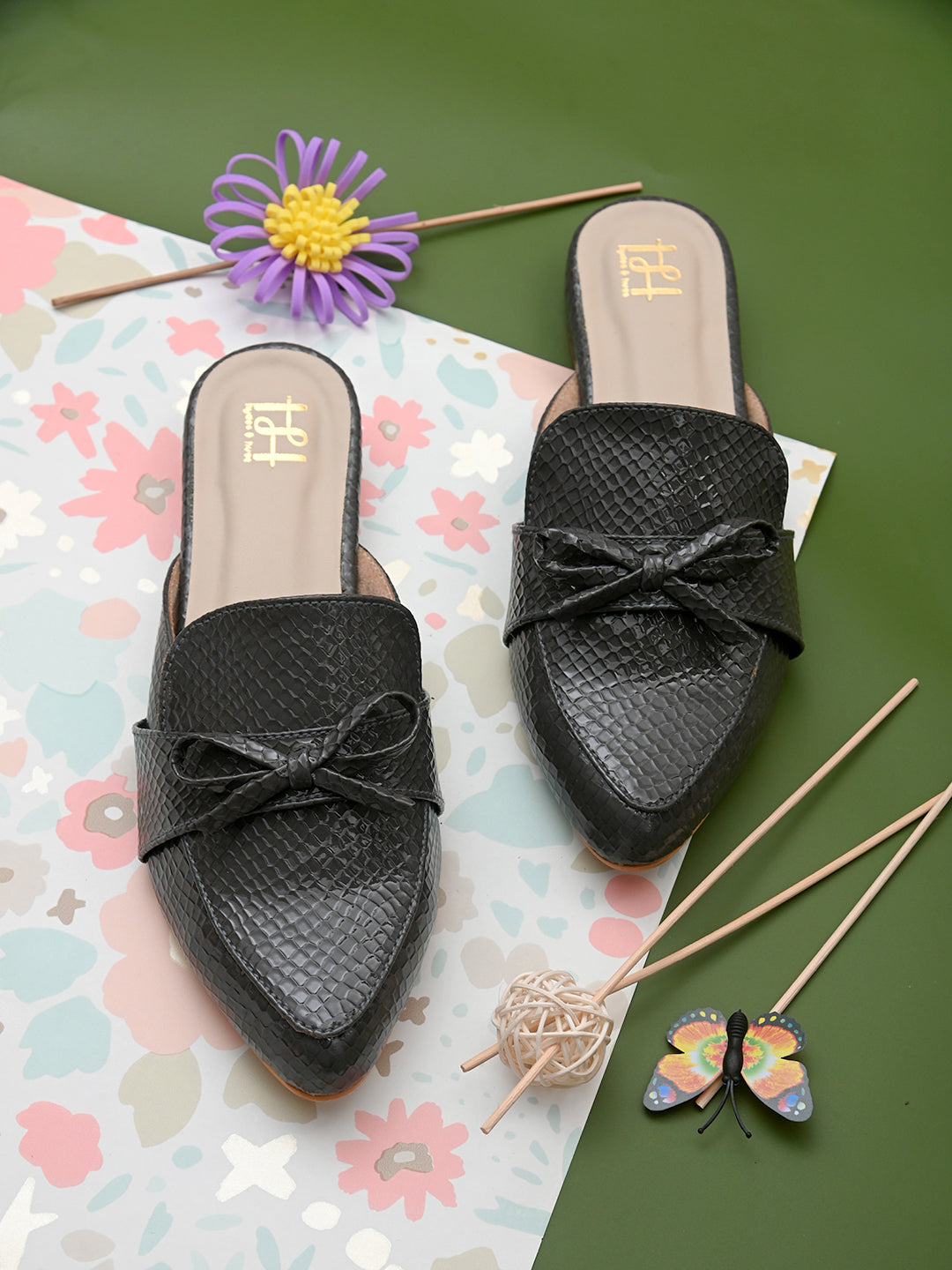 Hydes N Hues Grey Self Printed Mules