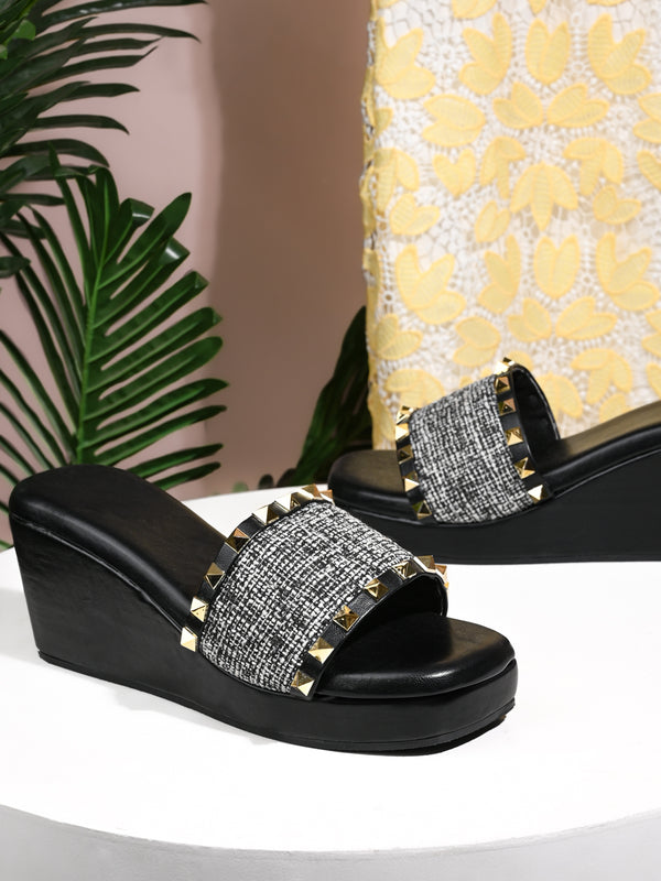 Hydes N Hues Blak Wedge Heel Sandal For Women