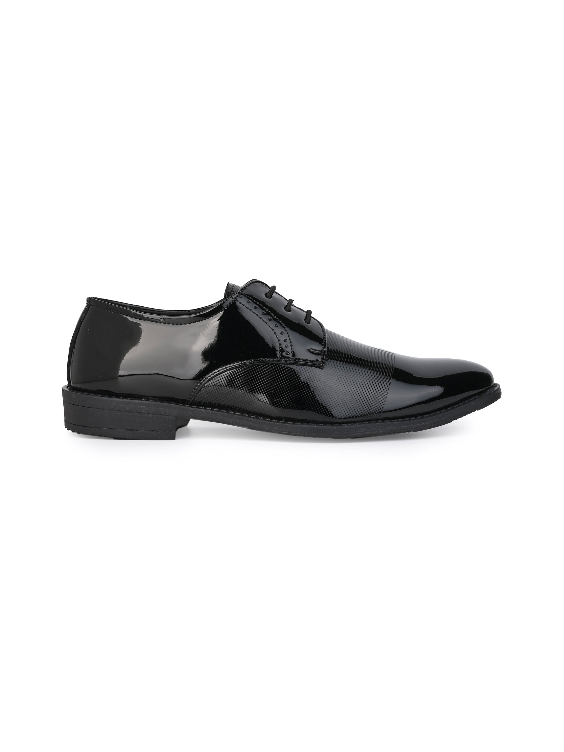 Hydes and Hues Men Round-Toe Derbys Black