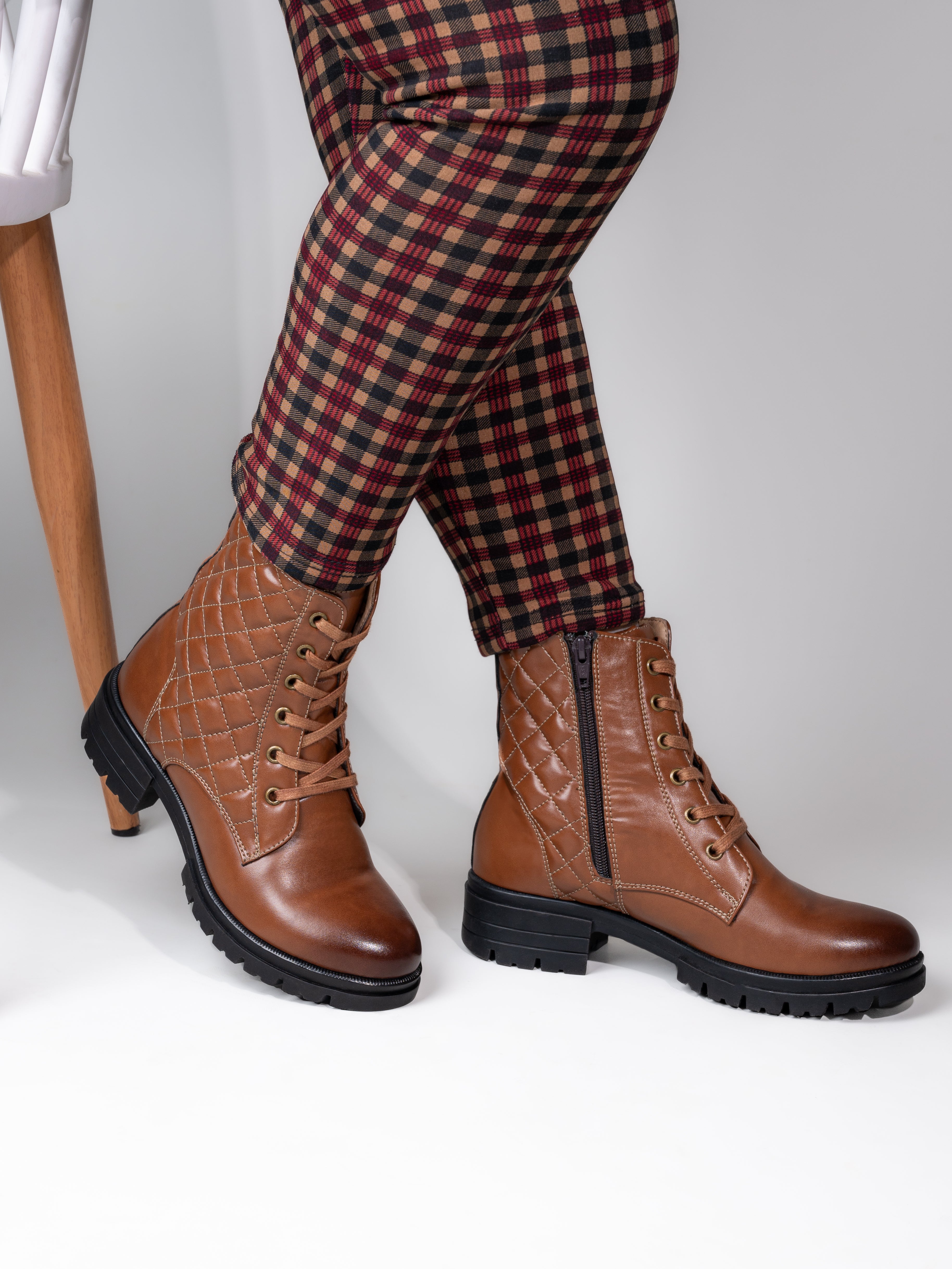 Hydes N Hues Tan Heel Boots