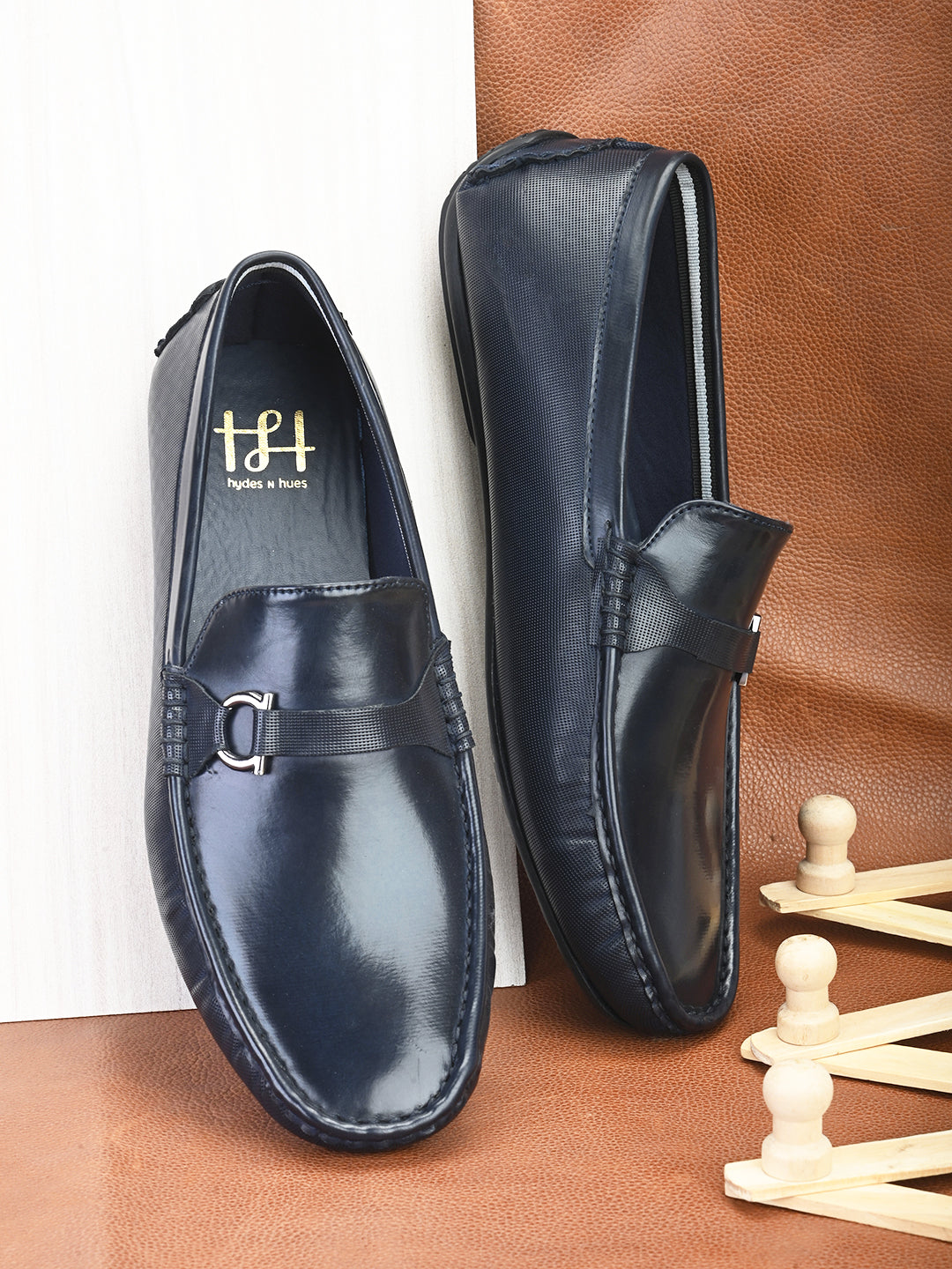 Hydes N Hues Men Blue Glossy Loafer Shoes