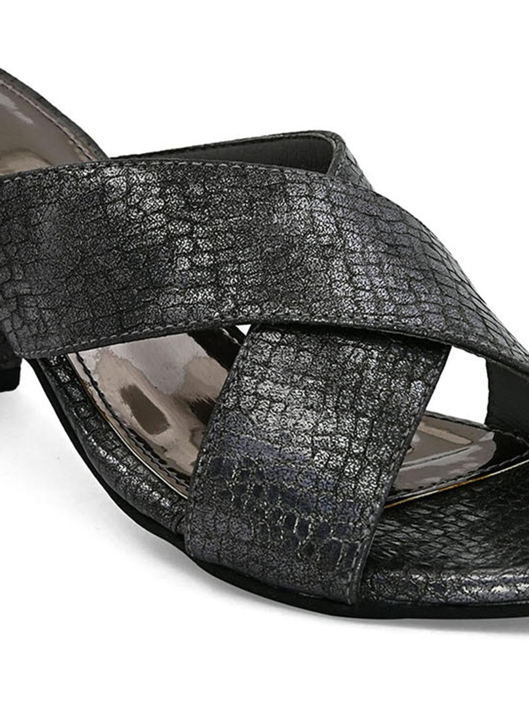 Hydes N Hues Black Textured Block Heels